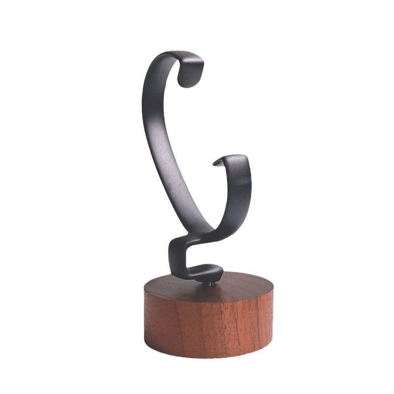 Soporte de madera en forma de  - Jewelry And Watches Inc reseña y precio